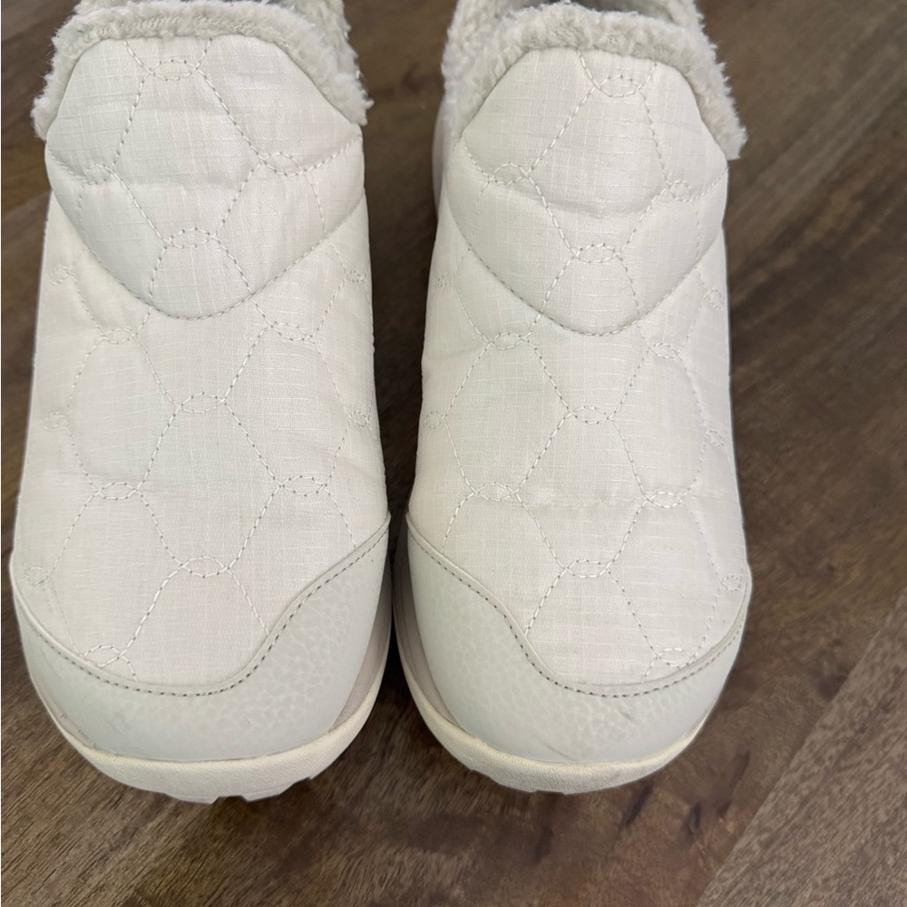Merrell Women's Quilted Slip-On Sneakers Slippers — White Size 8
